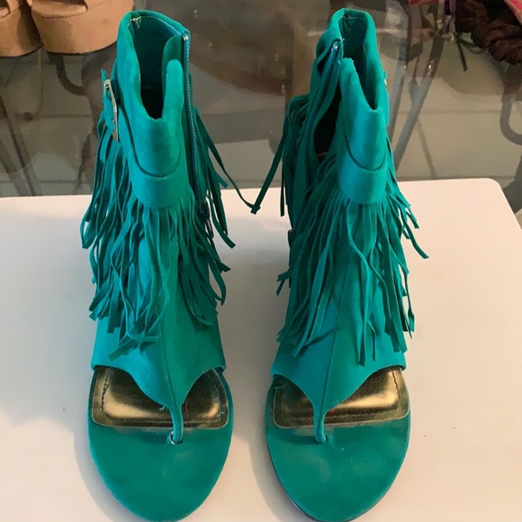 Green fringed hi top heel - Picture 1 of 2
